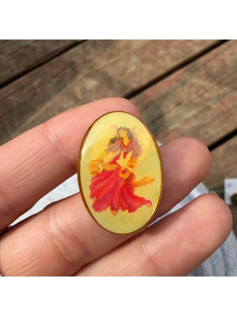 Vintage Oval Pin With Angel Artwork & Gold-Tone Backing